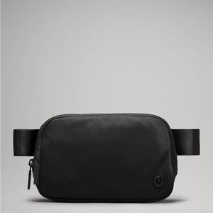 Lululemon Everywhere Belt Bag